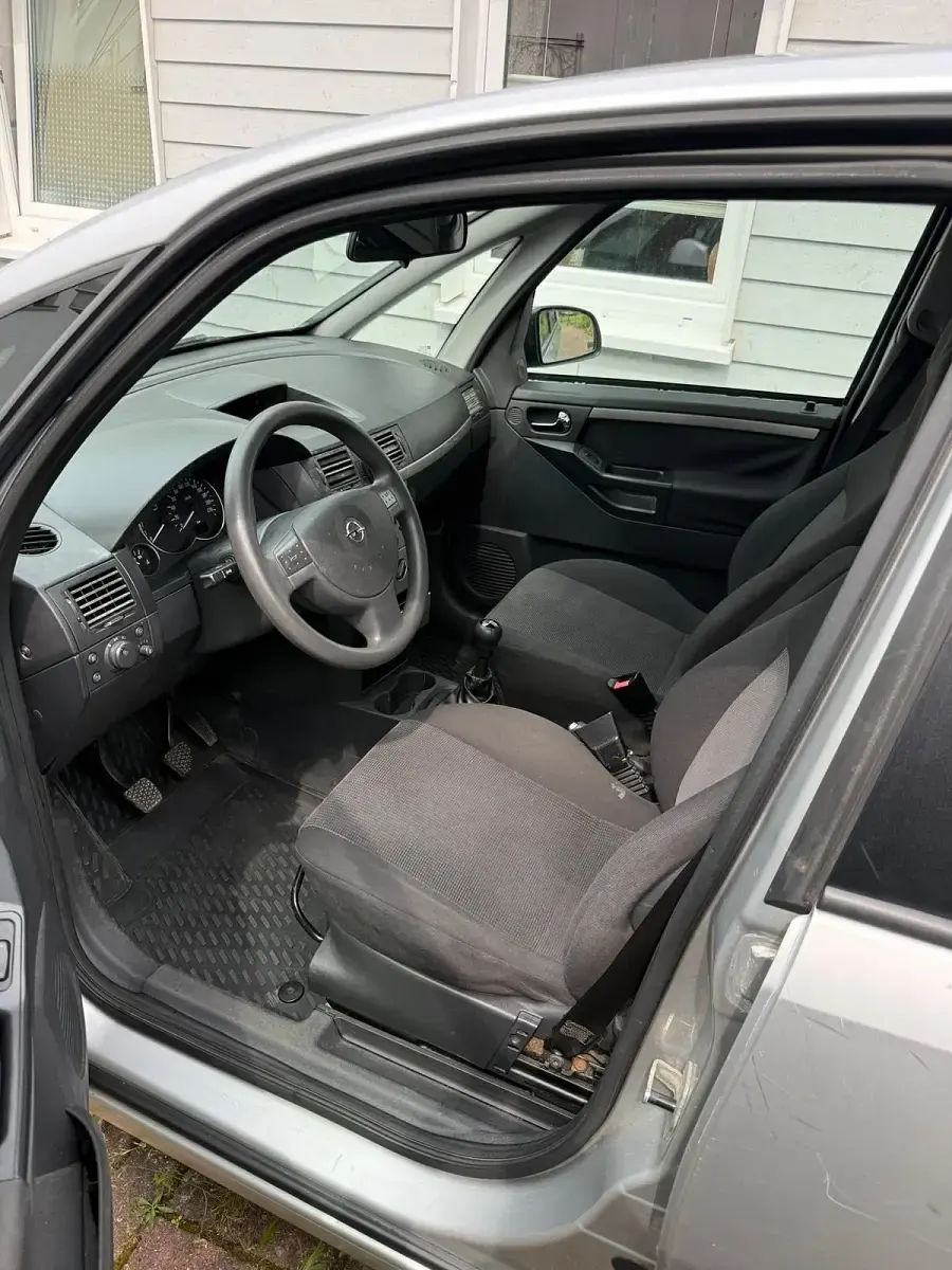 Gebraucht Opel Meriva 100 PS (73 kW) 2004 Silber Van / Kleinbus
