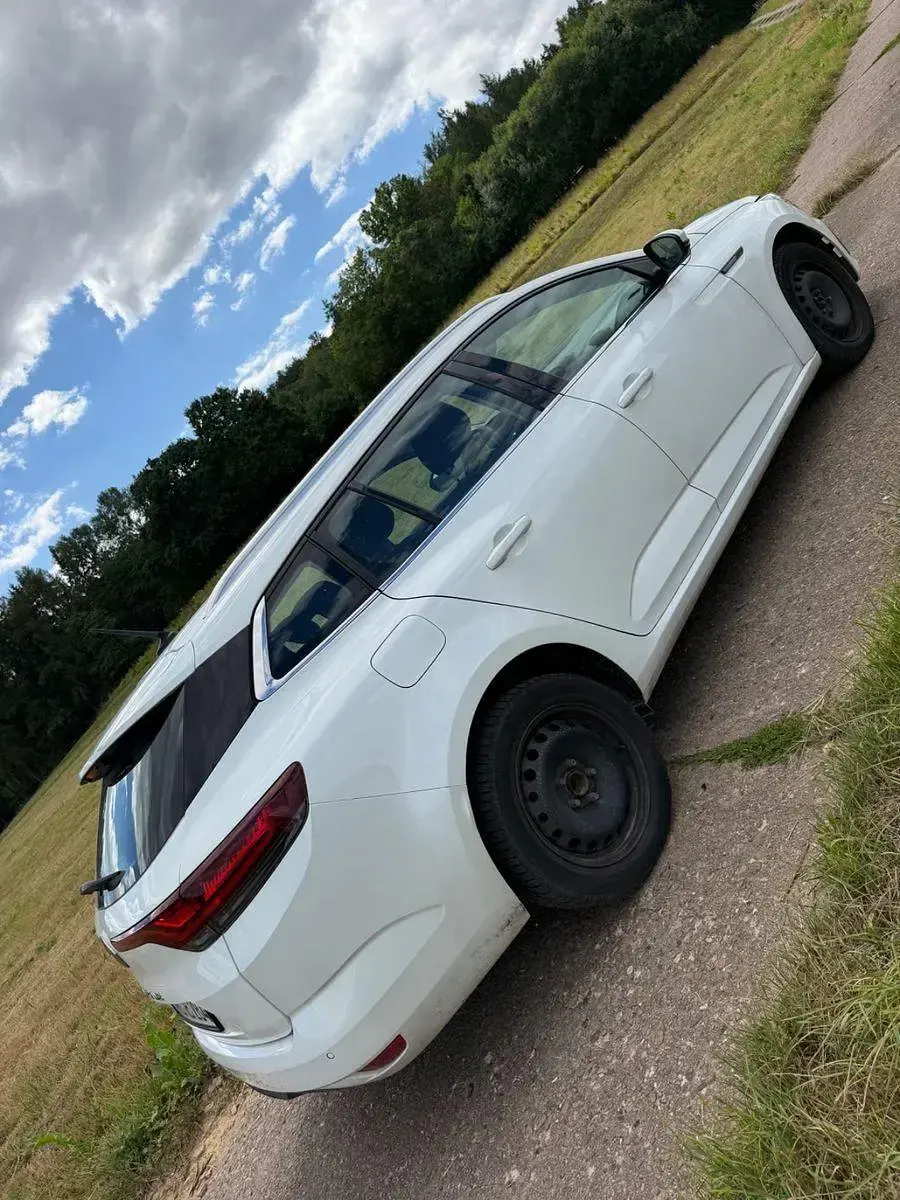 Gebraucht Renault Mégane GrandTour Techno 116 PS (85 kW) 2021 Weiß Kombi
