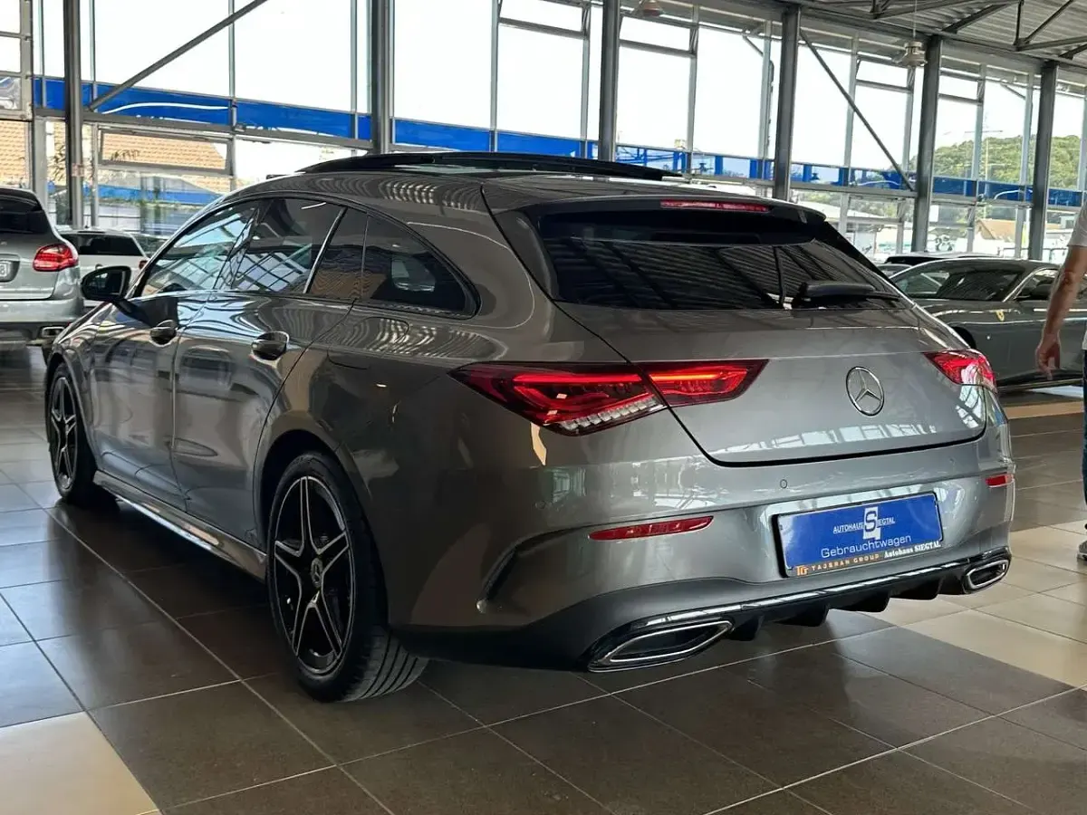 Gebraucht Mercedes CLA220 AMG line 190 PS (139 kW) 2023 Grau mountaingrau  met. (metallic) Limousine