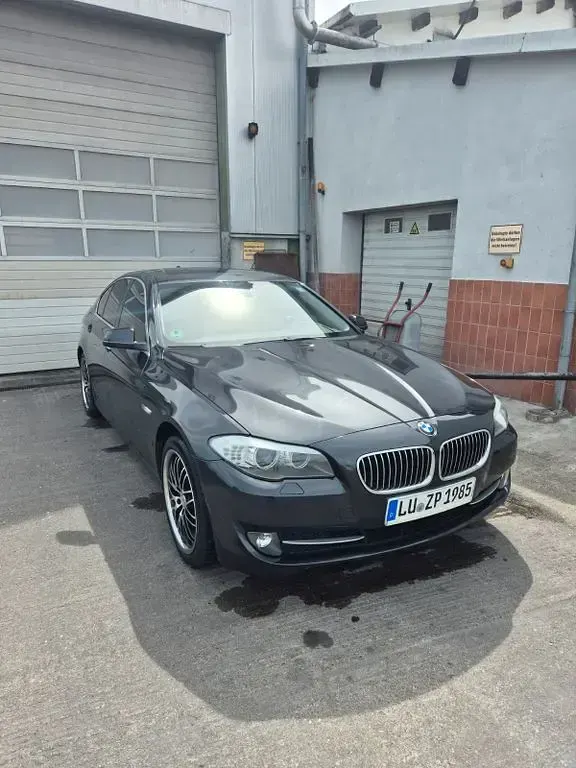 Gebraucht BMW 535 Sport Line 313 PS (230 kW) 2013 Grau Limousine