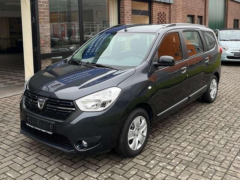 Grau "comete" Gebraucht 2019 Dacia Lodgy Comfort Van / Kleinbus | 11.990 € (Etwas zu teuer) - Bild 1/4