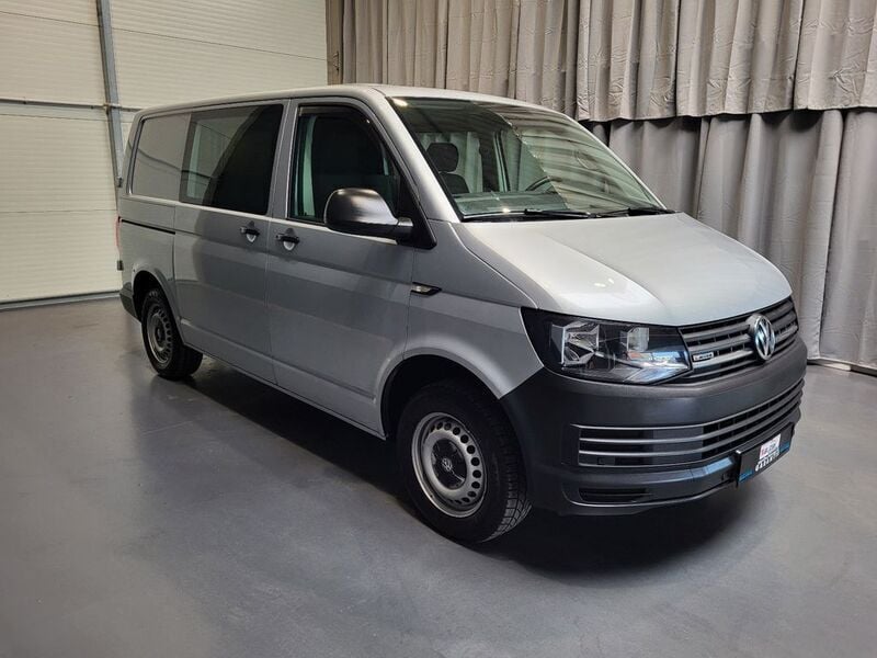 Gebraucht VW T6 150 PS (110 kW) 2015 Reflexsilber metallic Van