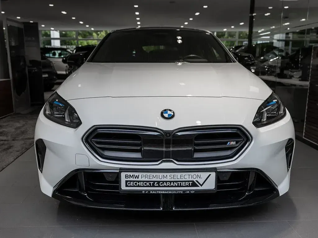 Gebraucht BMW 135 Performance 300 PS (220 kW) 2025 Weiß Kleinwagen