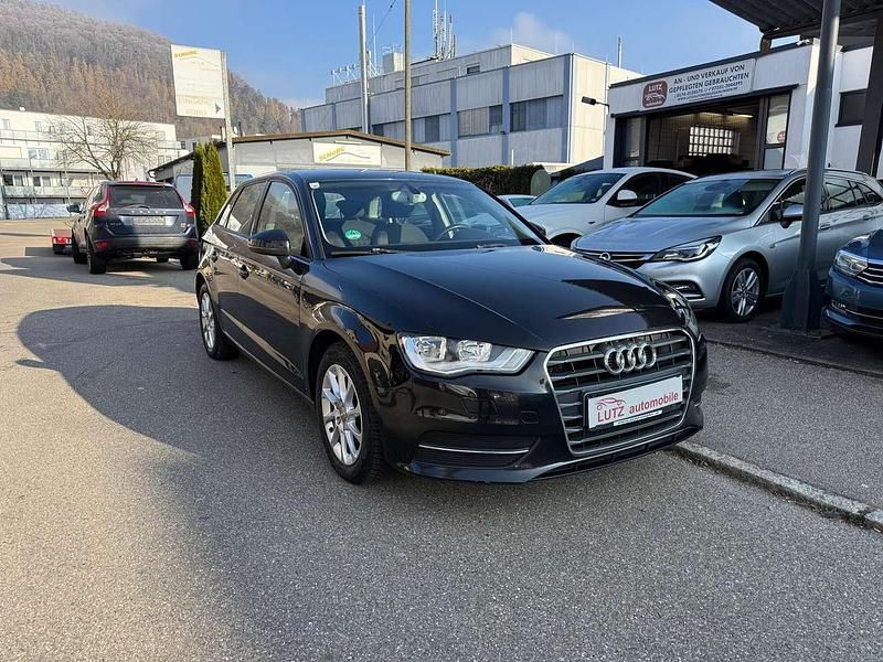 Phantomschwarz perleffekt Gebraucht 2014 Audi A3 Attraction Kleinwagen | 6.890 € (Fairer Preis) - Bild 1/4