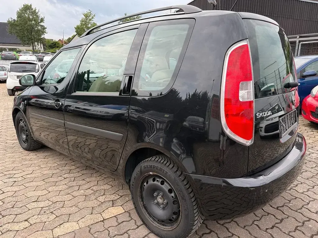 Gebraucht Skoda Roomster Plus Edition 105 PS (77 kW) 2015 Schwarz Van / Kleinbus
