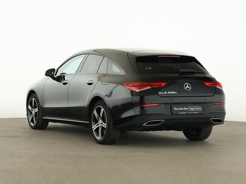 Gebraucht Mercedes CLA250e Shooting Brake Progressive 218 PS (160 kW) 2022 Schwarz Kombi