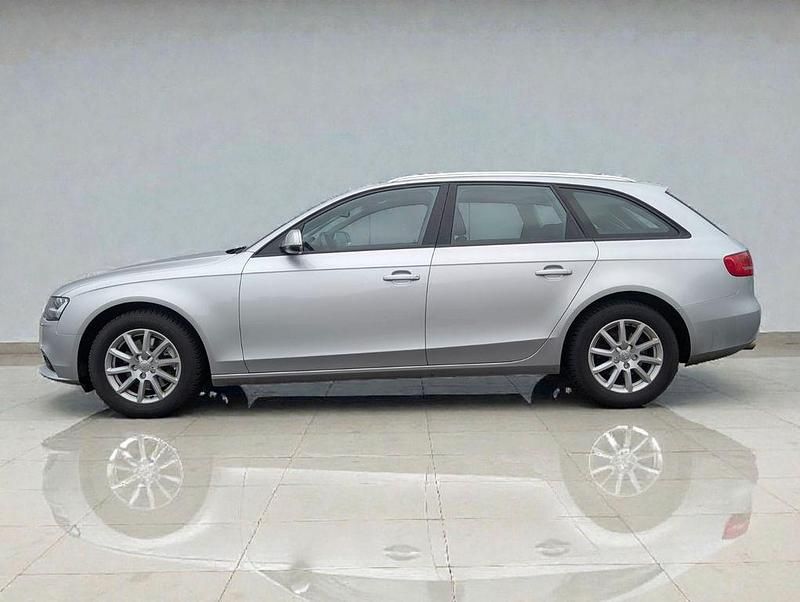 Gebraucht Audi A4 Attraction 143 PS (105 kW) 2012 Eissilber metallic Kombi