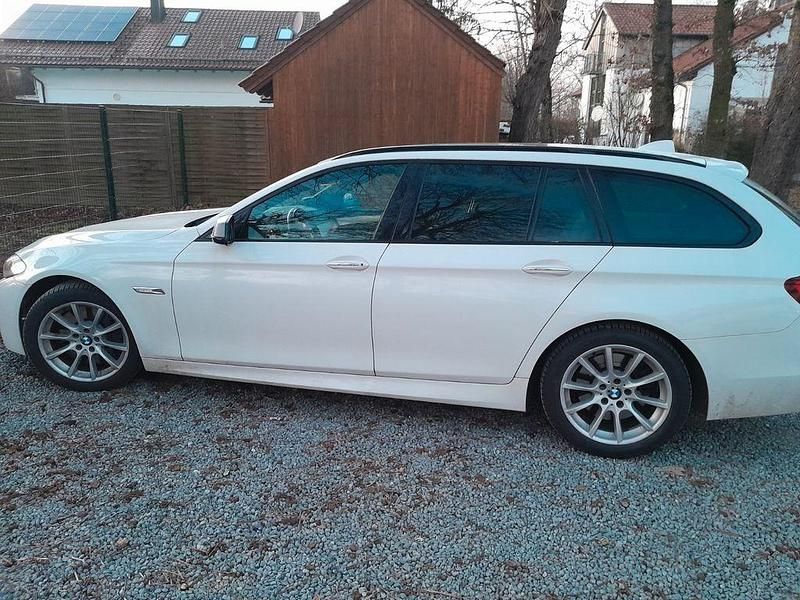 Gebraucht BMW M550 Sport Line 381 PS (280 kW) 2012 Weiß Limousine