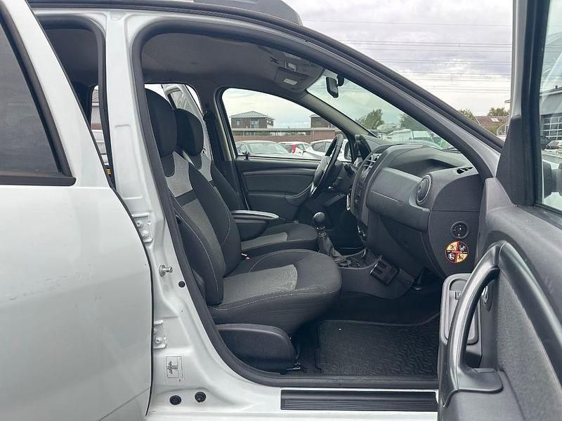 Gebraucht Dacia Duster Lauréate 125 PS (91 kW) 2017 Weiß SUV