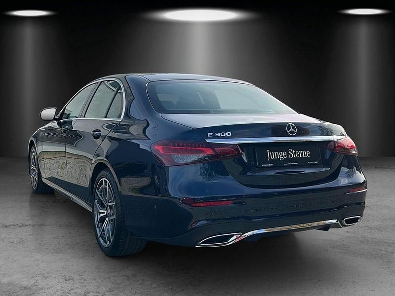 Gebraucht Mercedes E300 AMG 258 PS (189 kW) 2021 Blau Limousine