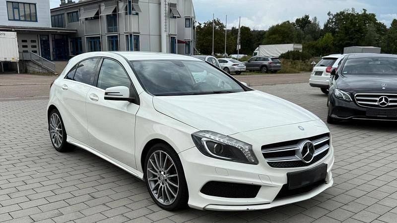 Weiß Gebraucht 2013 Mercedes A180 AMG Kleinwagen | 10.499 € (Fairer Preis) - Bild 1/4
