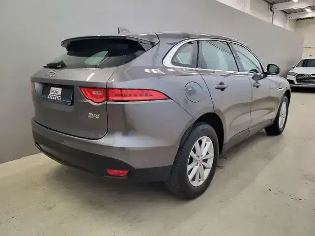 Gebraucht Jaguar F-Pace Pure 180 PS (132 kW) 2017 Grau SUV