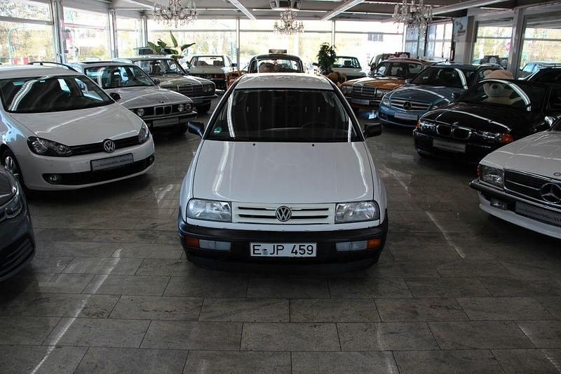 Second-hand VW Vento 75 CP (55 kW) 1994 Alb Berlinǎ