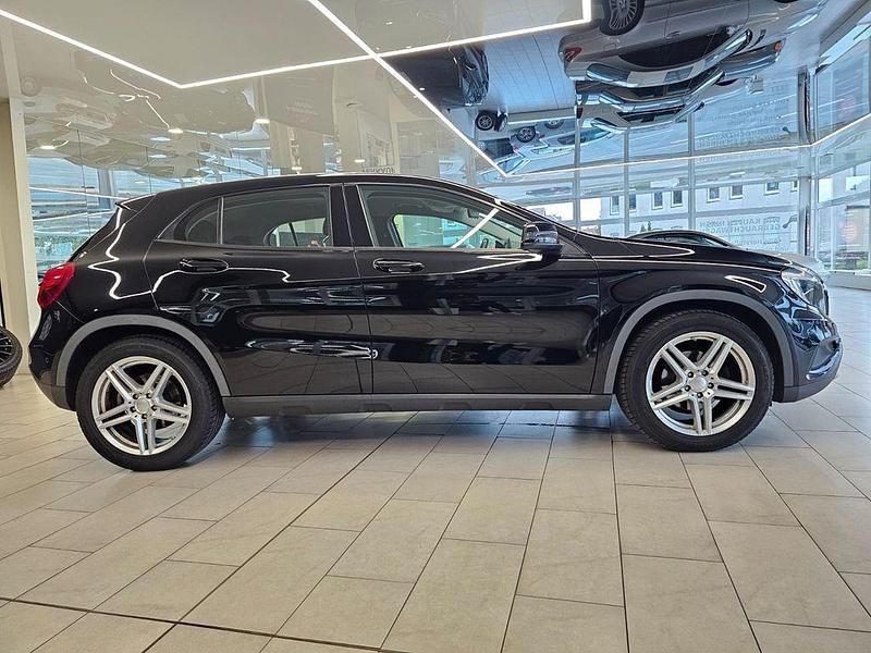Gebraucht Mercedes GLA180 122 PS (89 kW) 2016 Schwarz SUV