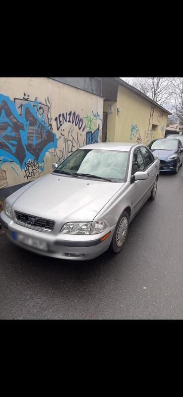 Silber Gebraucht 2003 Volvo S40 Limousine | 1.500 € - Bild 1/4