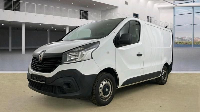 Second-hand Renault Trafic 90 CP (66 kW) 2016 Alb Monovolum