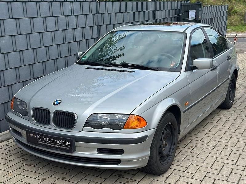 Silber Gebraucht 1999 BMW 318 Limousine | 2.970 € (Fairer Preis) - Bild 1/4