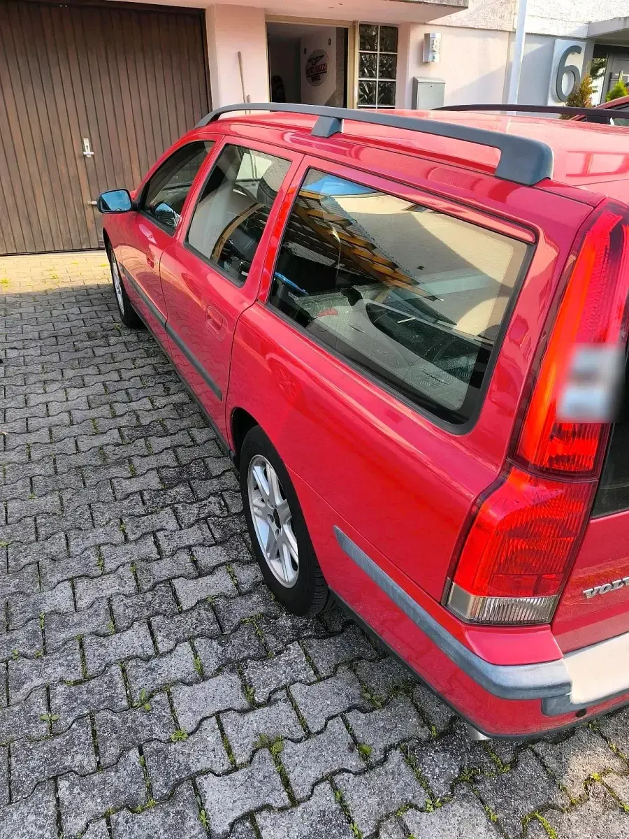 Gebraucht Volvo V70 140 PS (102 kW) 2003 Rot Kombi