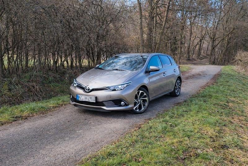 Gebraucht Toyota Auris Design 116 PS (85 kW) 2016 Beige Limousine