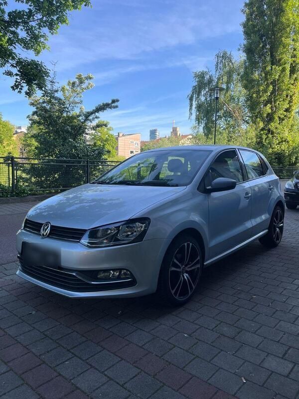 Silber Gebraucht 2017 VW Polo Comfortline Kleinwagen | 6.199 € (Fairer Preis) - Bild 1/4
