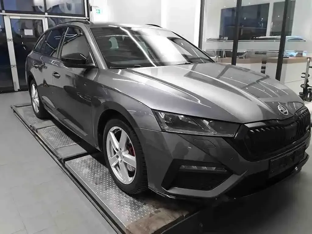 Gebraucht Skoda Octavia RS 200 PS (147 kW) 2022 Graphitegrau metallic (metallic) Kombi