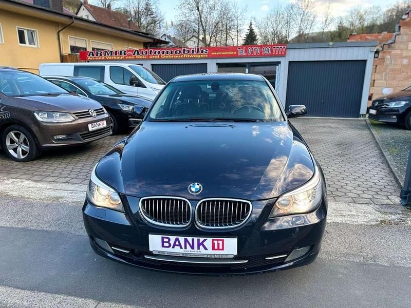 Gebraucht BMW 525 Sport Line 197 PS (144 kW) 2009 Blau Limousine