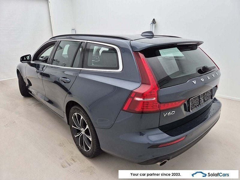 Gebraucht Volvo V60 163 PS (119 kW) 2022 Blau Kombi