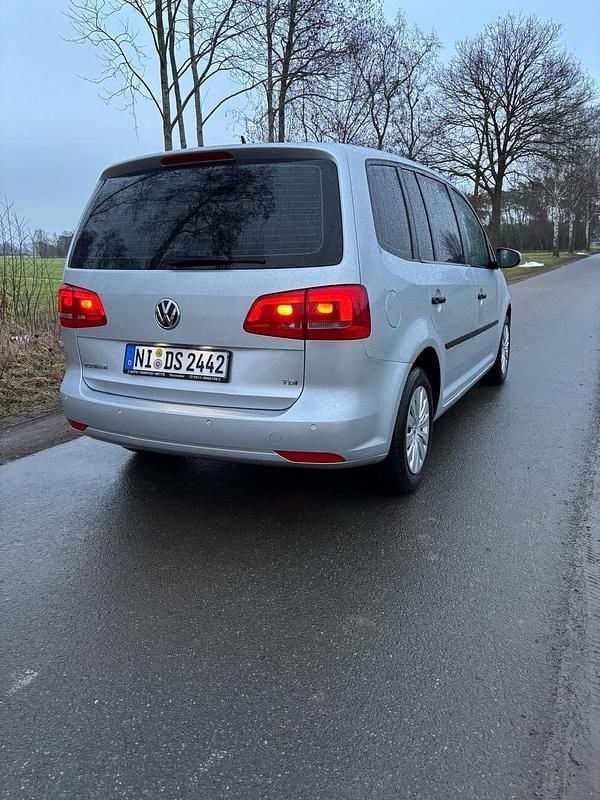 Gebraucht VW Touran 105 PS (77 kW) 2014 Silber Van / Kleinbus
