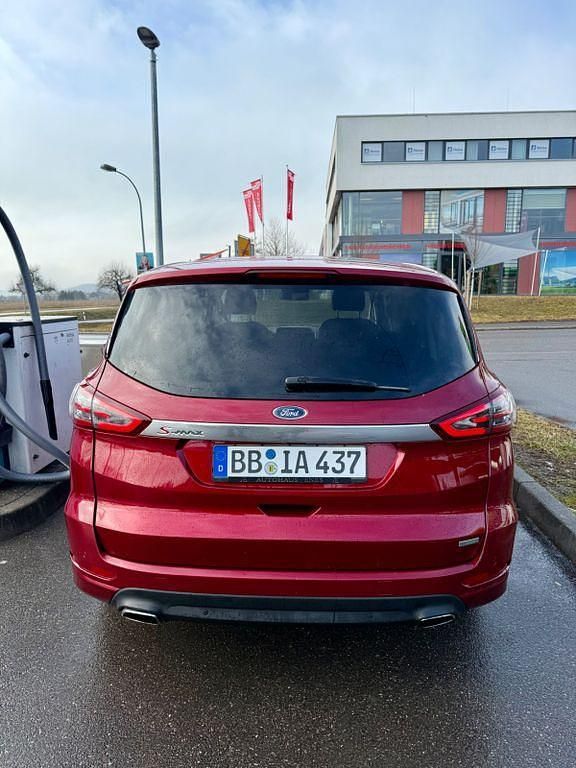 Gebraucht Ford S-MAX Titanium 241 PS (177 kW) 2015 Rot Van / Kleinbus