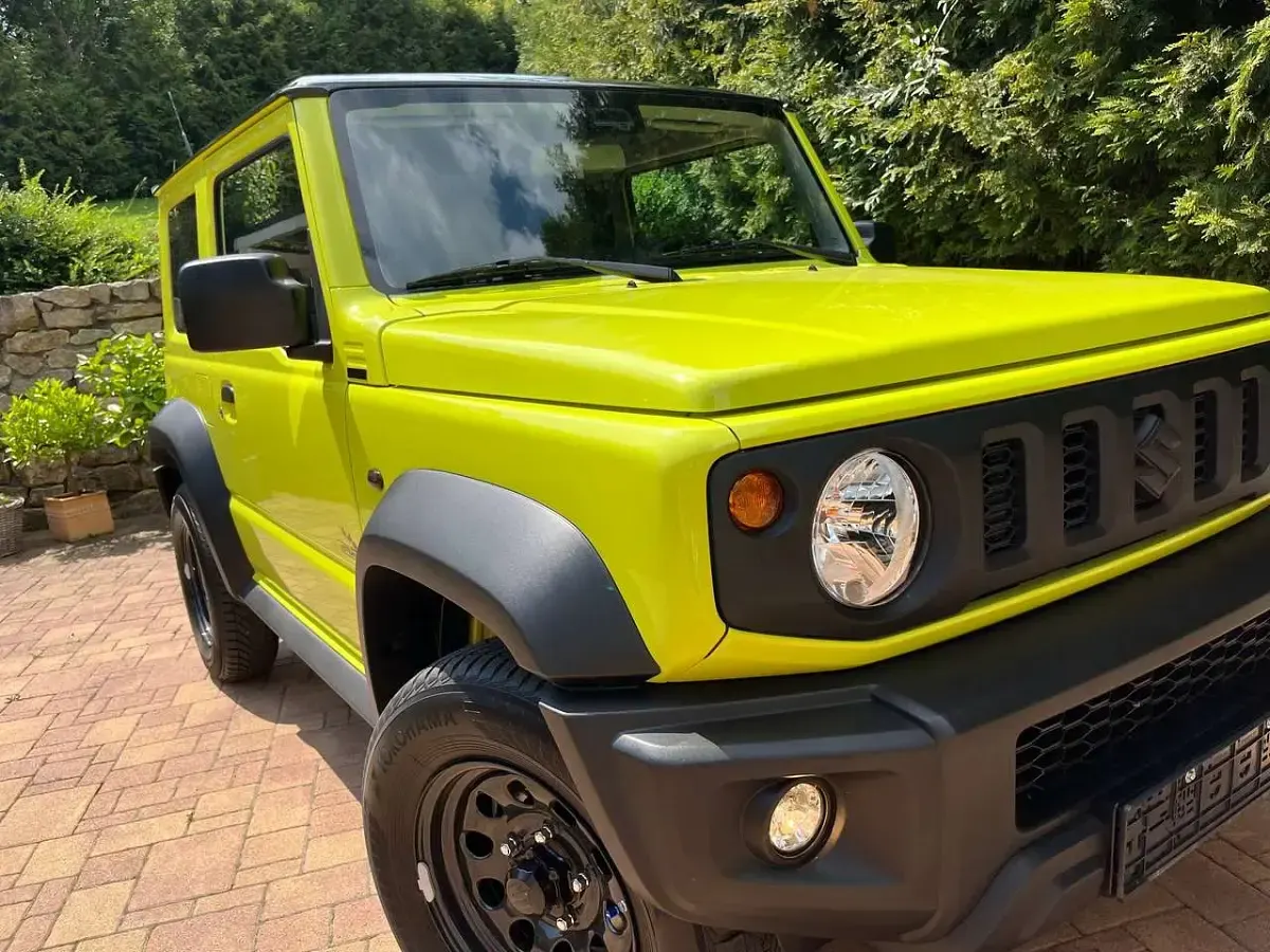 Gebraucht Suzuki Jimny Comfort 102 PS (75 kW) 2023 Kinetic bluish black met SUV