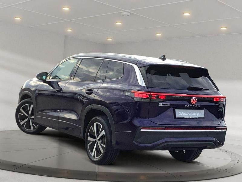 Gebraucht VW Tayron Elegance 150 PS (110 kW) 2025 Violett (ultra violet metallic) SUV