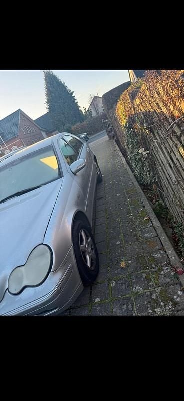 Silber Gebraucht 2003 Mercedes C180 Limousine | 1.700 € (Guter Preis) - Bild 1/4
