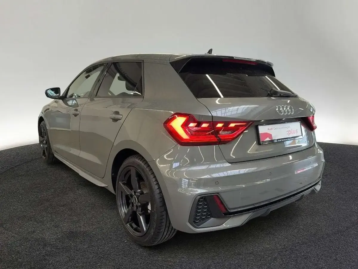 Gebraucht Audi A1 S-Line 150 PS (110 kW) 2025 Z7 chronosgrau metallic (metallic) SUV