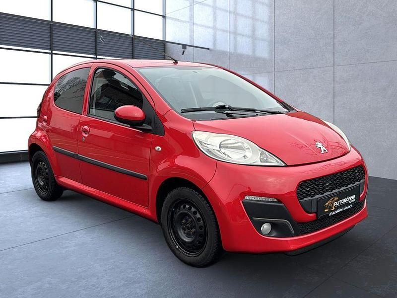 Gebraucht Peugeot 107 Active 68 PS (50 kW) 2013 Rot Kleinwagen