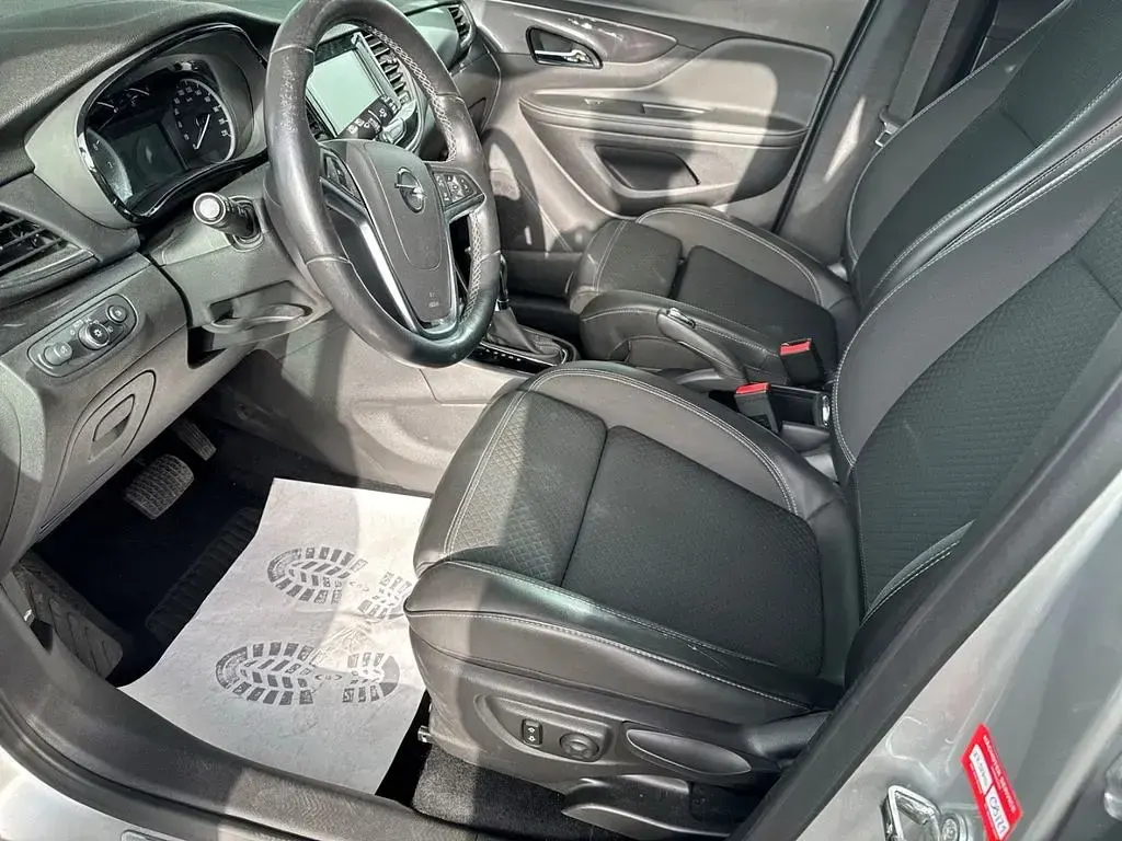 Gebraucht Opel Mokka Innovation 140 PS (102 kW) 2018 M2) (silber SUV