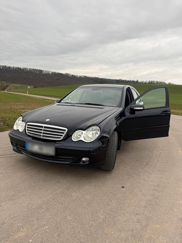 Gebraucht Mercedes C180 143 PS (105 kW) 2006 Blau Limousine