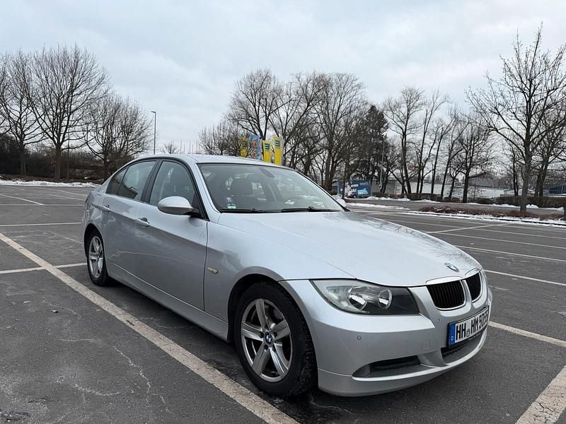 Gebraucht BMW 318 143 PS (105 kW) 2008 Silber Limousine