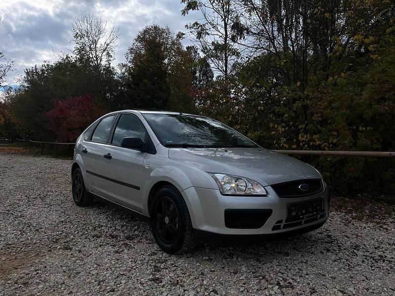 Silber Gebraucht 2005 Ford Focus Kleinwagen | 1.999 € (Fairer Preis) - Bild 1/4