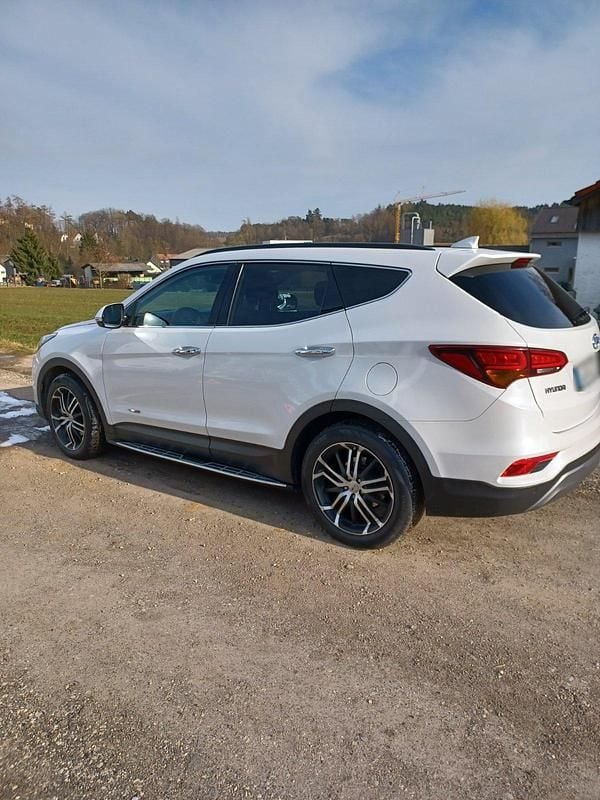 Gebraucht Hyundai Santa Fe 200 PS (147 kW) 2017 Weiß SUV