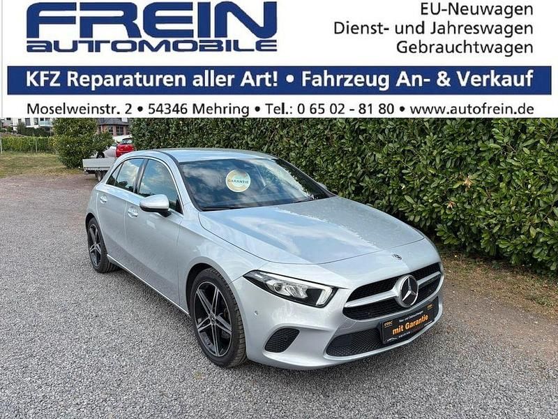 Silber Gebraucht 2018 Mercedes A200 Limousine | 18.490 € (Etwas zu teuer) - Bild 1/4