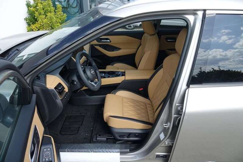 Kay champagne silver Neu 2025 Nissan X-Trail Tekna+ SUV | 40.840 € - Bild 1/4