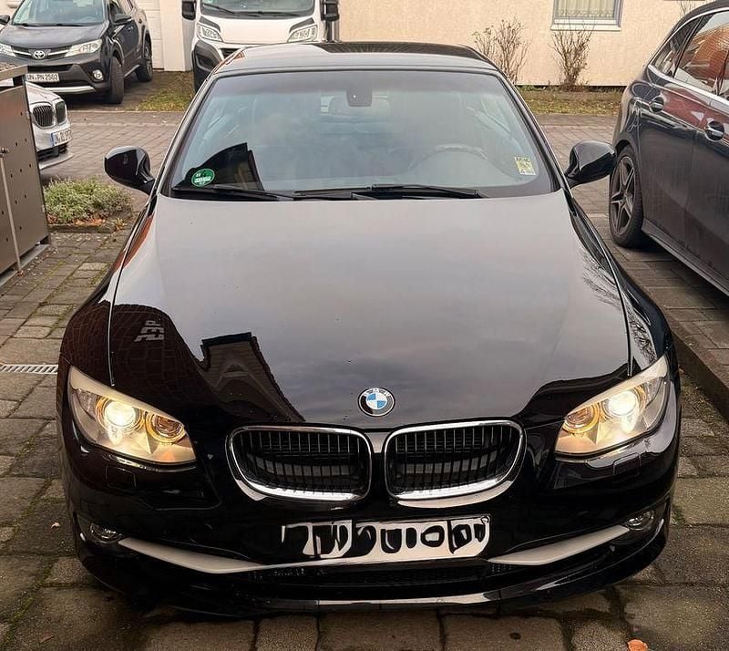 Schwarz Gebraucht 2011 BMW 318 Cabriolet Cabrio | 11.990 € (Guter Preis) - Bild 1/4
