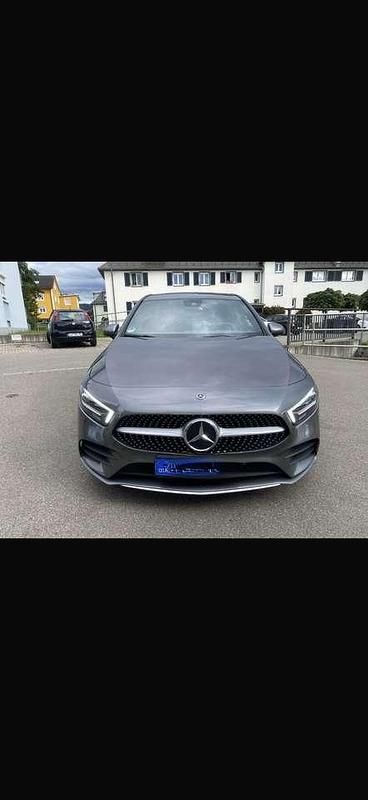 Gebraucht 2019 Mercedes A200 AMG line Limousine | 18.499 € (Fairer Preis) - Bild 1/4