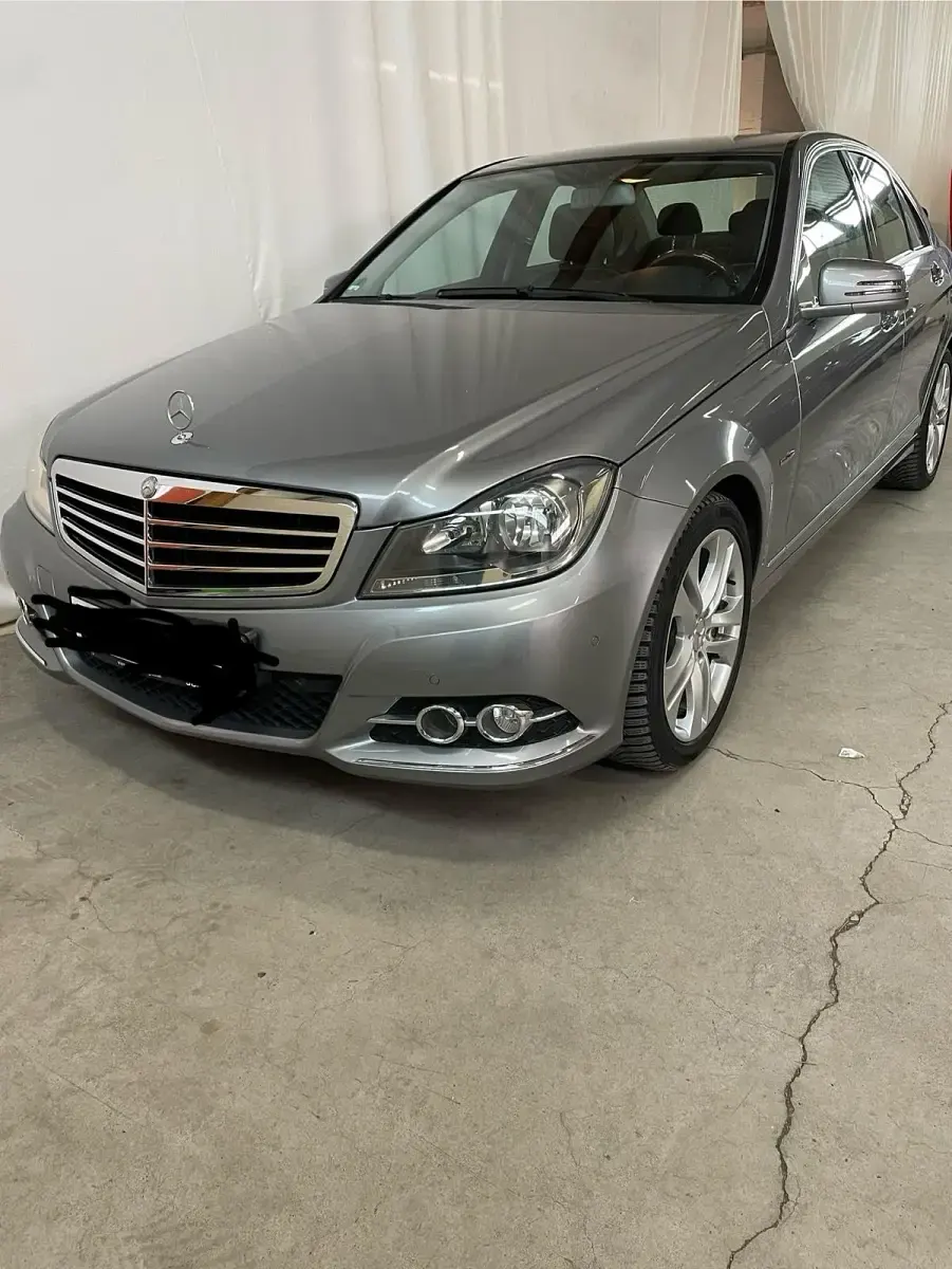 Gebraucht Mercedes C180 120 PS (88 kW) 2012 Silber Limousine