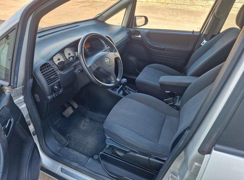 Gebraucht Opel Zafira 147 PS (108 kW) 2004 Silber Van / Kleinbus