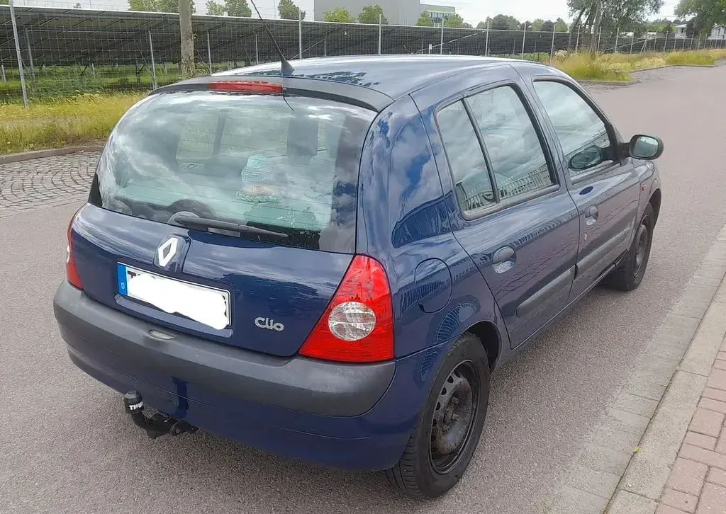 Gebraucht Renault Clio 58 PS (42 kW) 2001 Blau Limousine
