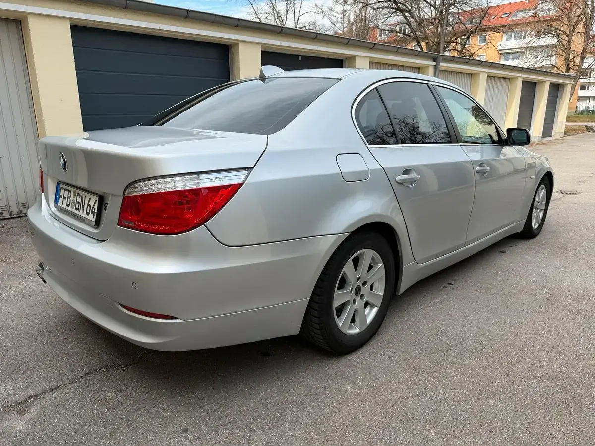 Gebraucht BMW 523 2007 Silber Limousine
