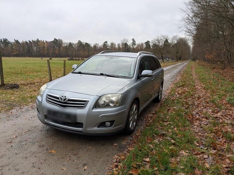Silber Gebraucht 2008 Toyota Avensis Kombi | 3.400 € (Etwas zu teuer) - Bild 1/4