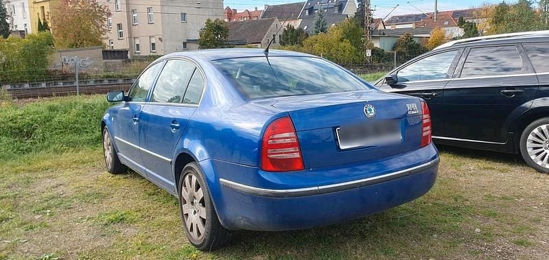 Blau Gebraucht 2002 Skoda Superb Limousine | 1.050 € (Guter Preis) - Bild 1/4