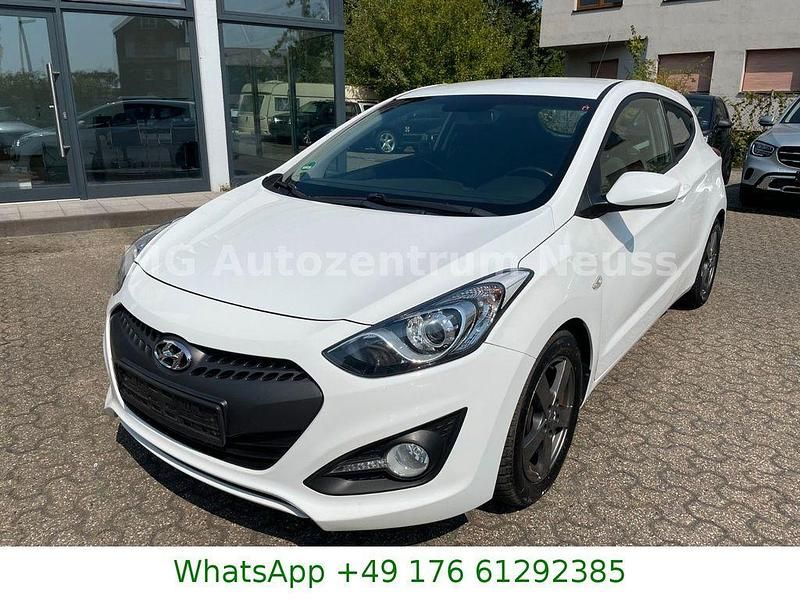 Polar white Gebraucht 2015 Hyundai i30 Trend Coupé | 5.990 € (Superpreis) - Bild 1/4